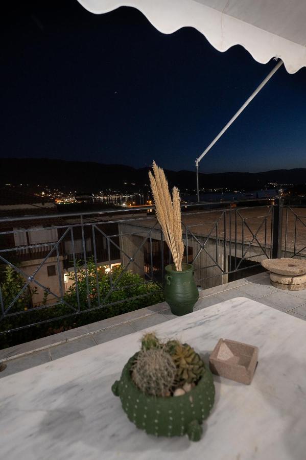 Appartamento Camo'S House Poros Town Esterno foto